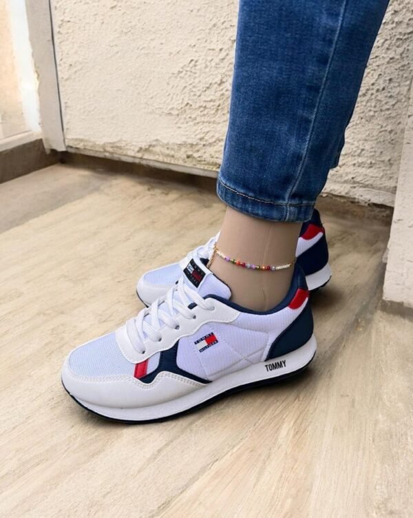 7ED29A53-6D97-4C79-8B4D-684425AF0068 tommy hilfiger